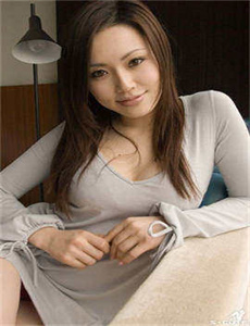 《三男一女伦奷A片》