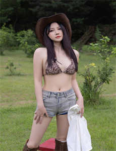 《中国女厕偷窥wc视频》